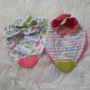 ⭐4/$10 Bundke of 2 teething bibs